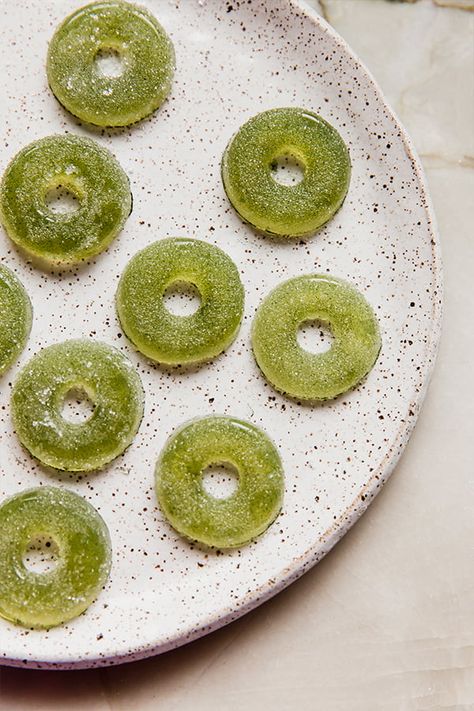 These sour apple ring gummies are a healthier homemade version of the classic! They're made without food dyes and are simple to make at home. Sour Gummies Recipe, Unbound Wellness, Keto Acv Gummies, Cannibis Recipes, Acv Gummies, Gummies Recipe, Healthy Candy, Apple Rings, Artificial Food