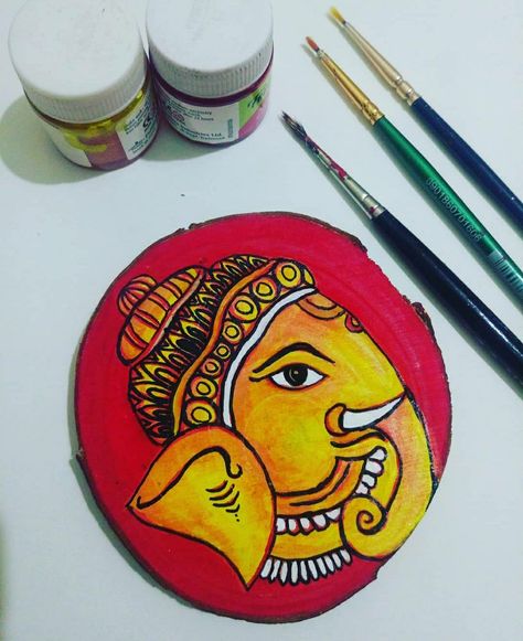 Art On Circle Cardboard, Diwali Board, God Sketch, Terracotta Plate, Ganesha Artwork, Circular Canvas, Tanjore Paintings, Foam Clay, Madhubani Paintings