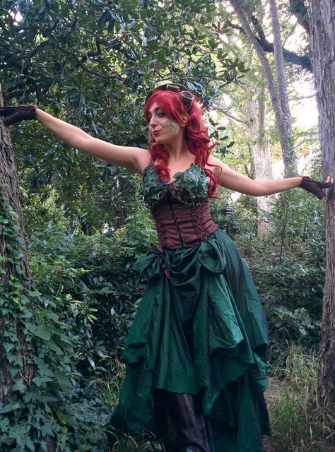 Image result for elizabethan poison ivy Poison Ivy Costume Diy, Ivy Cosplay, Cosplay Couple, Ivy Costume, Poison Ivy Cosplay, Poison Ivy Costumes, Steampunk Halloween, Dc Cosplay, Anime Wigs