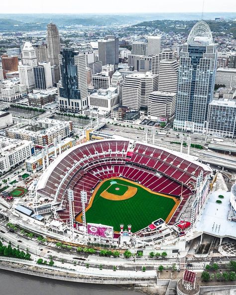 Great American Ballpark, Baseball Images, Things To Do In Cincinnati, Mlb Stadium, Major League Baseball Stadiums, Park Wallpaper, Mlb Stadiums, Barry Bonds, Baseball Park