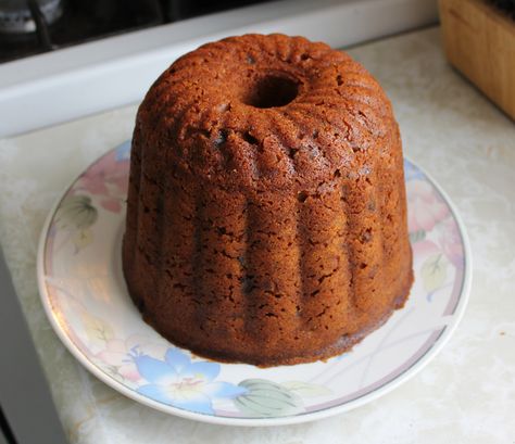 Steamed Christmas suet pudding. This recipe is very similar to my grandma's. Easy Christmas Pudding, Pudding Icing, Steamed Pudding Recipe, Mine Cake, Steamed Puddings, Pudding Recipes Homemade, English Pudding, Steamed Food, Suet Pudding