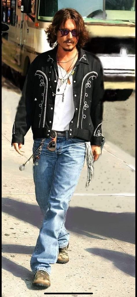 Rockstar Outfit Men, Grunge Outfits Men, Johnny Depp Style, Rock Star Outfit, Rockstar Style, Masc Fashion, Young Johnny Depp, Rockstar Aesthetic, Dad Fashion