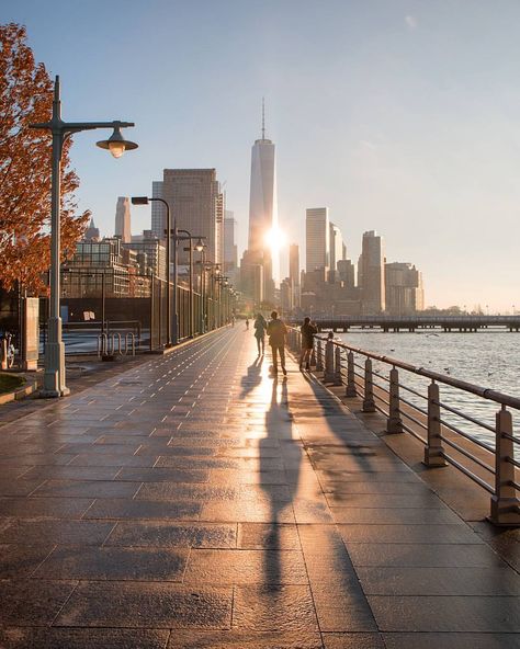 See this Instagram photo by @maximusupinnyc • 1,331 likes Park Walk, Voyage New York, Weekend Humor, River Park, Hudson River, Dream City, Concrete Jungle, City Photography, New York Travel