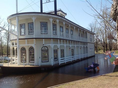 River Road Queen Welcome Center (Greenville) - 2018 All You Need to Know Before You Go (with Photos) - TripAdvisor Steamboat Restaurant, Greenville Mississippi, Paddle Boats, Paddle Wheel, Welcome Center, Mississippi Delta, River Trip, River Road, Old Boats