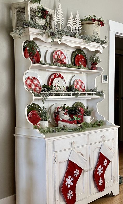 Diy Gifts For His Birthday, China Hutch Christmas Decor, Christmas Hutch Display, Hutch Christmas Decorating Ideas, Decorating Top Of Hutch Farmhouse, Christmas Hutch Decorating Ideas, Christmas Hutch Decor, Christmas Decorations Kitchen, Christmas Hutch