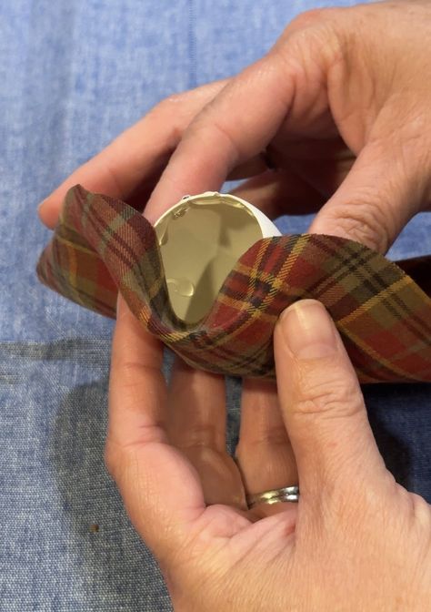 Fall DIY: How to Make Fabric Acorns for Your Home Decor - Amy Sadler Designs Acorns From Easter Eggs, Diy Acorns How To Make, Fabric Acorns Diy, Fall Bowl Fillers Diy, Acorns Crafts, Diy Acorns, Fabric Acorns, Primitive Crafts To Make, Autumn Things