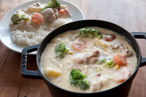 Japanese Cream Stew, Stewed Vegetables, Cream Stew, Japanese Person, Creamy White Sauce, Japanese White, Kawaii Cooking, Vegetable Stew, Japanese Cooking