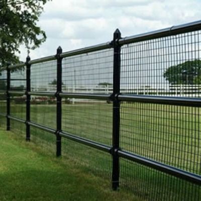 Galvanized or PVC coated welded cattle fence is made from carbon or stainless steel. With high flexibility and strength, cattle fence is widely used in farms and ranches. Farm Fence Gate, Cattle Panel Fence, Wire Fence Panels, Cattle Fence, Sheep Fence, Pipe Fence, Welded Wire Fence, Ranch Fencing, Fence Options