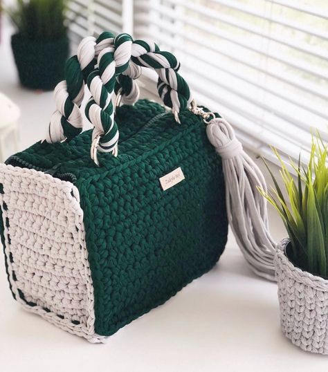 Yarn Tote Bag, Bucket Bag Pattern, Canvas Bag Diy, Crochet Purse Pattern Free, Free Crochet Bag, Crochet Bag Tutorials, Yarn Bag, Crochet Clutch, Diy Handbag