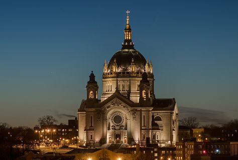 Saint Paul – The historic and uber-welcoming Capitol of Minnesota – forms one half of the sprawling Twin Cities.  15 Best Things to Do in Saint Paul (MN) Mill City, Boundary Waters Canoe Area, Travel America, St Paul Minnesota, Saint Paul Mn, Capitol Building, One Half, Urban Area, Twin Cities