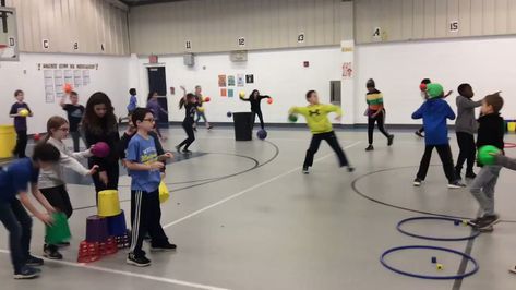 Thanks to @pe2themax for this awesome #ThrowingAndCatching #Christmas game of Grinchmas. The Ss absolutely love it. Definitely on of my new go-to games Christmas Elementary School, Day Camp Activities, Pe Games Elementary, Christmas Group Games, Kids Exercise Activities, Elementary Games, Mountain Rescue, Elementary Physical Education, Group Games For Kids