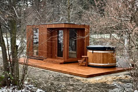 Feel the unique warmth and velvet of the highest-quality Scandinavian pine Sauna Cold Plunge, Modern Saunas, Backyard Spa, Sauna Hot Tub, Sauna Ideas, Sauna Diy, Sauna House, Hot Tubs Saunas, Cold Plunge