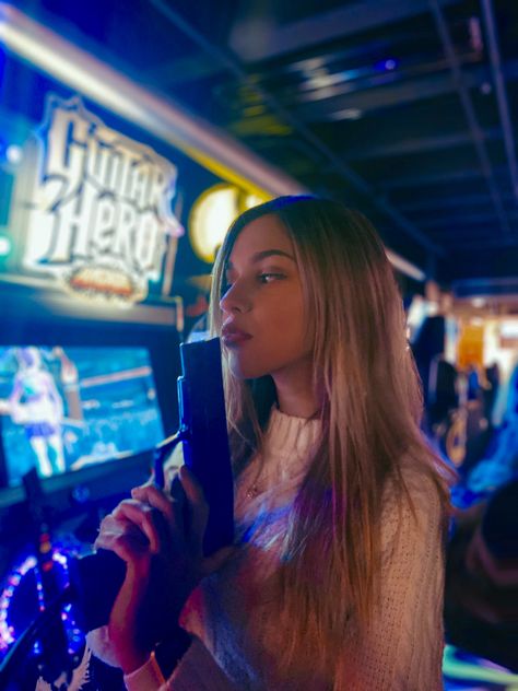 Game Zone Photoshoot, Arcade Insta Pics, Arcade Pose Ideas, Arcade Photoshoot Men, Arcade Instagram Pictures, Arcade Picture Ideas, Arcade Photoshoot Aesthetic, Arcade Aesthetic Photoshoot, Gaming Photoshoot