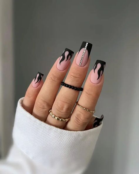 Rock Style Nails, Gaming Nails, Dark Nails Ideas, Nails Inspiration Dark, Rock Nails, Ideas Uñas, Dark Nail, Nails Dark, Gothic Glam