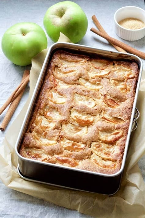 Recipes Using Cooking Apples, Recipes With Cooking Apples, Apple Traybake Recipes, Bramley Apple Cake, Apple Tray Bake Recipe, Dorset Apple Cake, Dorset Apple Cake Recipe, Eating Apple Recipes, Bramley Apple Recipe