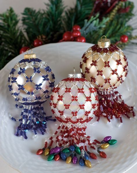 Beaded Ornament Covers Pattern - Festive 2011 Beaded Baubles, Beaded Ornaments Diy, Victorian Ornaments, Beaded Christmas Decorations, Beaded Ornament Covers, Bead Ornaments, Arts Magazine, Holiday Beading, Beaded Christmas Ornaments