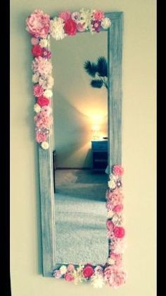 This would be SO cute for the hallway between the girl's bedrooms! Except I would do the flowers all the way around. Dorm Hacks, Design Ložnic, Dorm Diy, Dorm Room Diy, Big Girl Rooms, Teen Room, A Mirror, Dorm Room Decor, My New Room