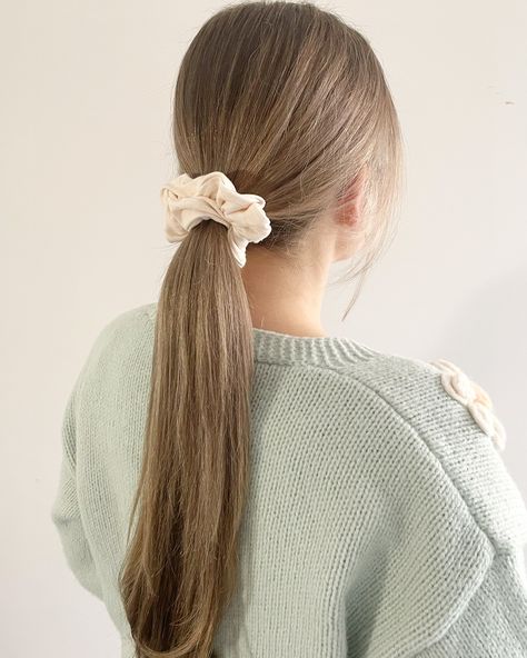 Eco friendly bamboo scrunchies! The most comfortable scrunchies you’ll ever wear 😉 Some facts about bamboo, it’s anti-bacterial, resistant to wrinkles, and has eco friendly properties when made sustainably! #ecofriendly #sustainable #ecofriendlyproducts #ecofriendlyscrunchies #scrunchies #hair #ponytail Hair Facts, Scrunchies Hair, Hair Ponytail, Hair Stylist Life, Support Handmade, Scrunchie Hairstyles, About Hair, Ponytail Hairstyles, Damaged Hair