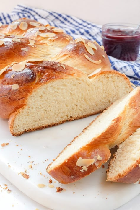 Easter Sweet Bread, Rouladen Recipe, Sweet Bread Recipe, Vanilla Pudding Recipes, German Easter, Easter Bread Recipe, Sauerkraut Soup, German Bread, German Baking