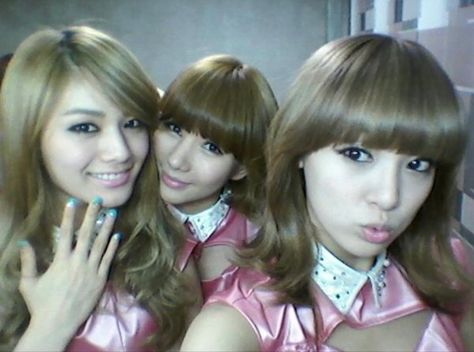 Nana After School, 2000s Vibe, Orange Caramel, Gyaru Fashion, Look At You, After School, Girls Generation, Girly Things, Pretty In Pink