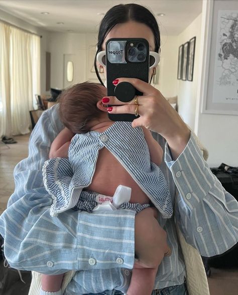 Baby Girl And Mom, Mother Daughter Pictures, Amanda Steele, Best Friends Brother, I Want A Baby, Baby Luna, Instagram Mom, Future Mommy, Mommy Goals