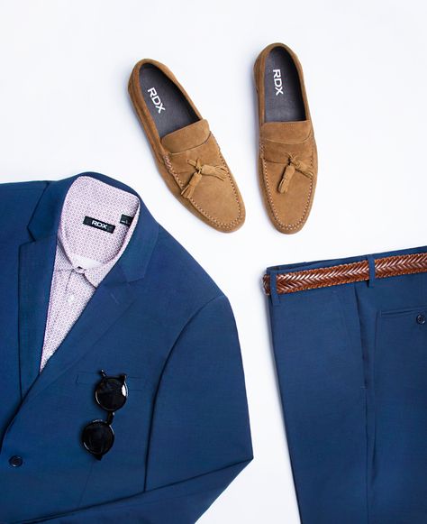 #rogerdavid #suit #menswear #style #flatlay Shirt And Tie Combinations, Shoes Fashion Photography, Brand Photography Inspiration, Men Photography, Flat Lay Photography, Photoshoot Concept, Mens Fashion Classy, Korean Fashion Women, Suit Up