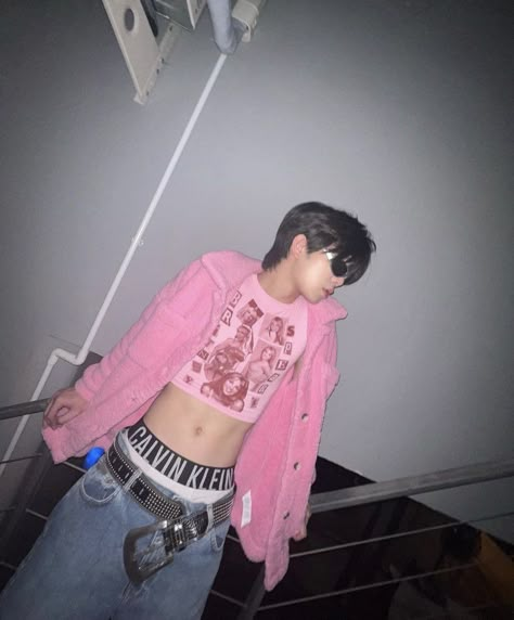 #yim #bl #thaibl #venvclaire Y2k Outfits Pink, Pink Boy, Mens Crop Top, Pink Grunge, Masc Outfits, Queer Fashion, Soft Boy, Foto Ideas Instagram, Gender Envy