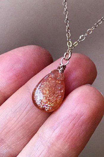 Sunstone Earrings, Horn Pendant Necklace, Ideas Jewelry, Orange Stone, Moon Pendant Necklace, Buy Crystals, Swarovski Necklace, Handcrafted Artisan Jewelry, Crystal Necklace Pendant