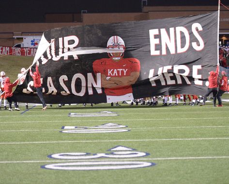 Football Banner Ideas Run Through, Funny Football Signs High Schools, Run Out Banners For Football, Usa Football Banners Run Through, Football Run Through Signs, Football Run Through Signs High School, Run Through Signs Football, Football Run Through Signs Ideas, Football Breakthrough Banners