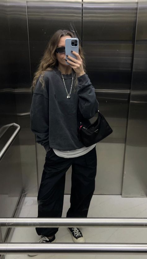 How To Style Sweatpants, Modest Hijab, Oversize Outfit, Looks Jeans, Style Sweatpants, Uni Outfits, Fresh Outfits, Trendy Outfit, Streetwear Fashion Women