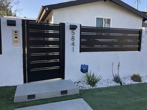 Residential Fence - Alumission Aluminum Fence Gate, Easy Fence, Modern Gate, House Main Gates Design, House Fence Design, Cheap Fence, Side Yards, Courtyard Gardens Design, Iron Gate Design