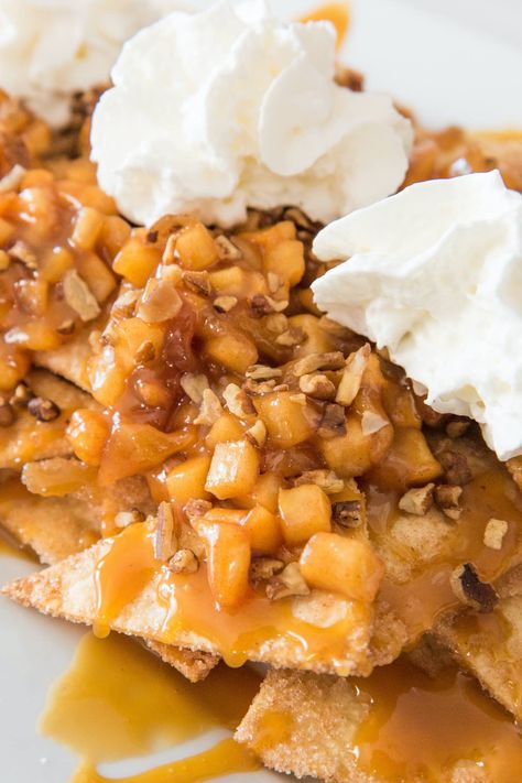 Apple Pie Nachos (20 Minute Recipe) - TipBuzz Nacho Pie Recipes, Apple Pie Nachos, Dessert Nachos, Apple Nachos, Breakfast Rolls, Canned Apples, Pie Flavors, 20 Minute Recipes, The Best Dessert