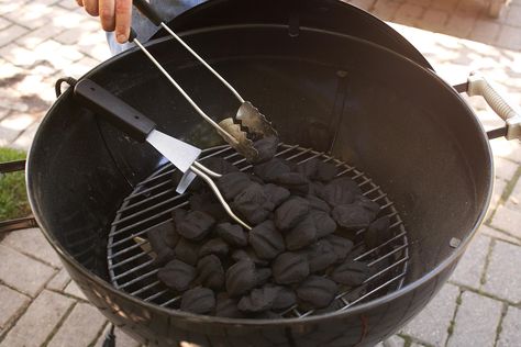 Your grilling skills are about to be on fire. Grill Vegetables, Dog Vegetables, Grilled Beef Recipes, Homemade Smoker, Best Charcoal Grill, Grill Light, Rice Side, Healthy Grilling, Foil Packets