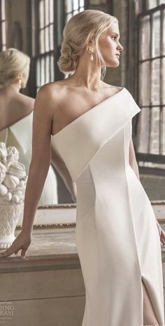 Elegant Dresses One Shoulder, Bride Dress Minimal, Asymmetrical Wedding Dress One Shoulder, Asymmetric Wedding Dress, Wedding Dresses Minimal, Sophisticated Wedding Dress, Asymmetrical Wedding Dress, Sareh Nouri, Making A Wedding Dress