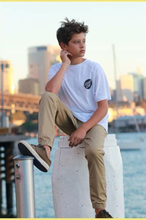 Teen Boy Photoshooting Ideas, Alex Ruygrok, Boy Street Style, Boy Photoshoot, Teen Boy Outfits, Boys Outfits, Family Poses, Boys Style