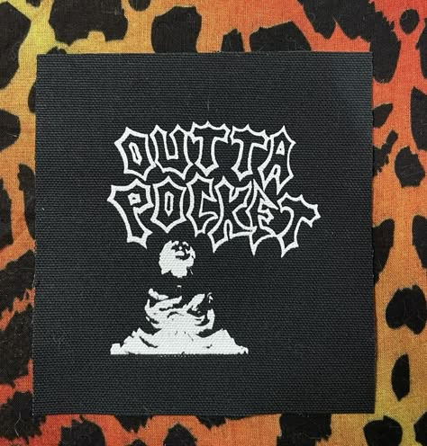 Diy Patches Punk, Clothes Inpso, Punk Bands Posters, Punk Symbols, Outta Pocket, Patch Ideas, Band Patches, Punk Patches, Battle Jacket