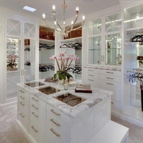 Master Closet Design, Closet Small Bedroom, Grand Dressing, Closet Island, Walking Closet, Dream Closet Design, Walk In Closet Design, Luxury Closets Design, Closet Layout