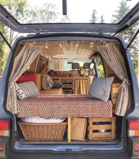 Mitsubishi Express Camper, T5 Van Conversion, Small Van Build Ideas, Van Turned Into Camper, Small Van Ideas, Small Van Camper, Small Van Build, Vw T4 Interior Ideas, Small Van Conversion Ideas