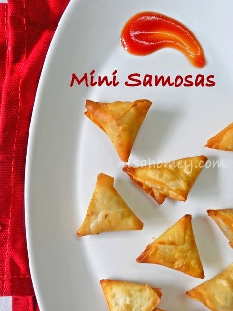 Chicken samosa recipe (Kerala Chicken Samosa Recipe, Onion Samosa, Chicken Samosa Recipes, Chicken Samosa, Samosa Recipe, Bite Size Appetizers, Food Wedding, Mini Bites, Wedding Options