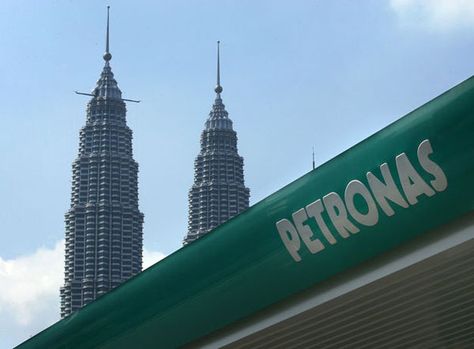 STILL COMMITTED: Petronas remains committed to using Brent as a benchmark for buying and selling oil even amid accusations of price fixing. — Bloomberg photo Petaling Jaya, Energy Resources, Kuching, About Today, Clean Energy, Oil And Gas, The Top, Need To Know, The Unit