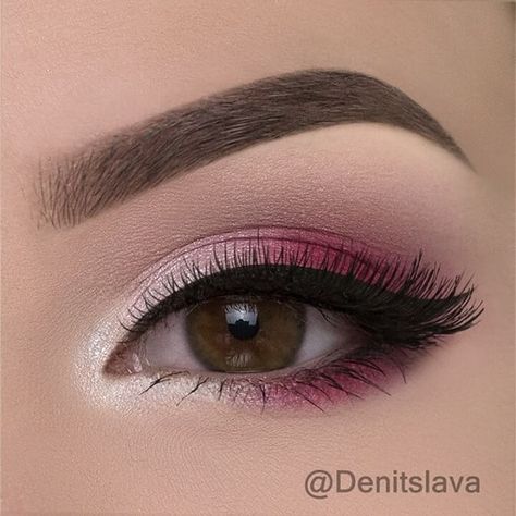 Quick Valentine's Look  @makeuprevolution Eyes Like Angels palette (sophisticated pink,white light)  @anastasiabeverlyhills dipbrow pomade in medium brown   @denitslava Denitslava Makeup, Matte Make Up, Dipbrow Pomade, Beautiful Eye Makeup, Eye Makeup Designs, Makijaż Smokey Eye, Makeup Eyes, Makeup Eye Looks, Creative Eye Makeup