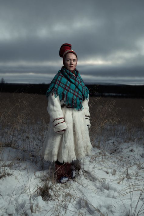 To create his documentary style portraits of the Sami people in Norway, Jarle Hagan used the Leica 50mm f1.4 Summilux on the Leica SL. Norway People, Norwegian People, Sami People, Norwegian Vikings, 21 February, Costumes Around The World, Environmental Portraits, Folk Clothing, Leica Camera