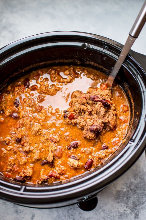 Slow Cooker Turkey Chili Recipe, Crockpot Ground Turkey, Crockpot Turkey Chili, Turkey Chili Recipe Crockpot, Ground Turkey Crockpot Recipes, Quick Chili Recipe, Easy Turkey Chili, Turkey Chili Crockpot, Turkey Crockpot Recipes