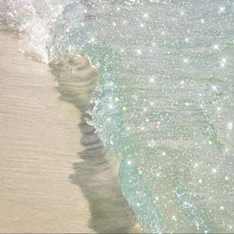 Glitter Beach Aesthetic, Sparkly Art Aesthetic, Sparkly Beach Aesthetic, White Sparkle Aesthetic Wallpaper, Glitter Water Aesthetic, Glittercore Aesthetic, Sparkle Aesthetic Outfit, Gliterry Aesthetic, Glittery Aesthetic