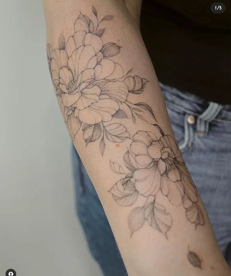 Magnolia Tattoo Design, Magnolia Tattoo, Poppies Tattoo, Beautiful Flower Tattoos, Flower Tattoo Arm, Peonies Tattoo, Tiny Tattoo, Memorial Tattoo, Tattoos For Daughters