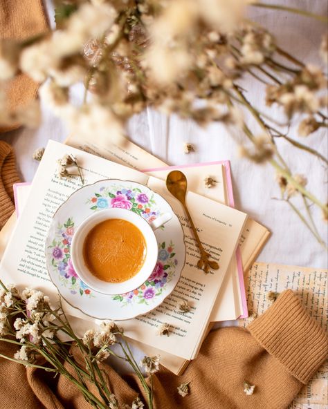 Afternoon Tea Photography, Cottagecore Flatlay, Tea Flatlay, Tea Pot Illustration, Videography Inspiration, Photography Tea, Tea Afternoon, Flatlay Ideas, Coffee Flatlay