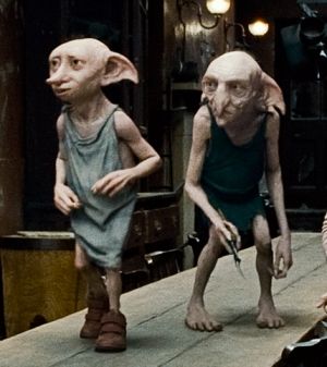 Dobby and Kreacher. Dobby Harry Potter, Harry Potter Quidditch, Harry Potter Wizard, Images Harry Potter, Elf House, Harry Potter 2, Harry Potter Films, Albus Dumbledore, Harry Potter Film