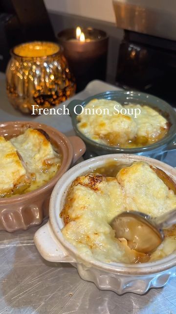 @carmelak_ on Instagram: "the laziest French onion soup recipe ever: 
- 3lbs onions finely sliced 
- 3tbsp butter 
- 4 cups beef broth
- 1 cup dry white wine 
- 2 bay leaves 
- thyme 
- salt and pepper 
- Trader Joe’s umami seasoning 
- 1 baguette 🥖 
- Swiss cheese 
- Parmesan cheese 
- garlic butter 
(Optional: splash of Worcestershire)

1) cook down the onions until caramel color (could take 3 hours so grab a chair)
2) splash beef broth while caramelizing to prevent sticking 
3) once caramelized add seasoning and cover with beef broth. 
4) simmer for 10 minutes 
5) prepare ramekins with your soup and top with baguette slice and cheese 🧀 
6) lastly, broil until golden 
#soup #cozyvibes #fallfood #frenchonionsoup #easyrecipes #easyrecipe #soupseason" Golden Soup, Umami Seasoning, Onion Soup Recipe, Thyme Salt, French Onion Soup Recipe, Sliced Baguette, Soup Season, Dry White Wine, Hot Soup