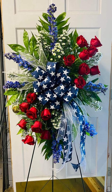 Spring Headstone Arrangement, Spring Grave Decorations, Floral Sprays For Funerals, Diy Cemetery Decorations, Diy Flower Arrangements For Grave, Patriotic Floral Arrangements, Spring Cemetery Flower Arrangements, Memorial Day Flowers For Grave, Cemetary Flowers Grave Decorations Diy