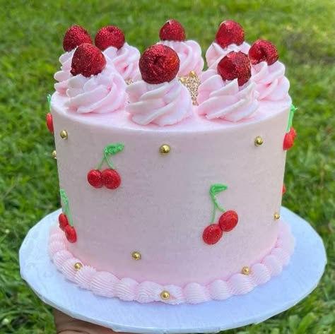 Birthday Cake Cherry Decoration, Cherry Birthday, Cherry Party, Cherry Theme, Vintage Birthday Cakes, Decorating Icing, Cake Decorating Icing, Beautiful Cake Designs, Pretty Cake